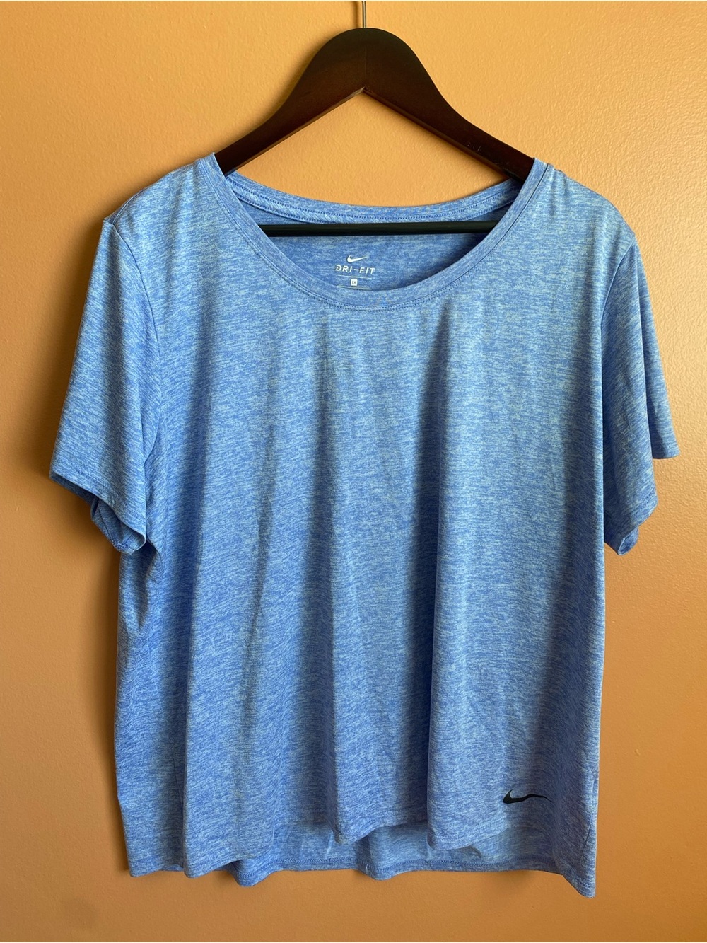 Nike Women’s Casual Athletic Short Sleeve T-shirt Light Blue Size 1x